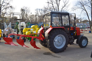 kupi-traktor-belarus-820